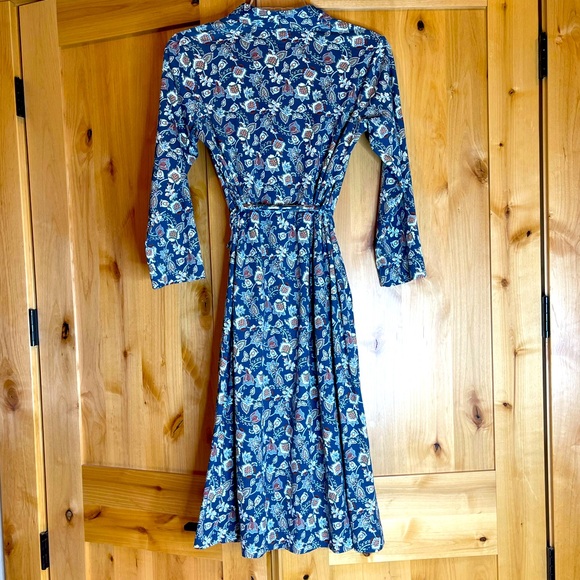 Lands’ End Robe with Belt - Picture 5 of 5